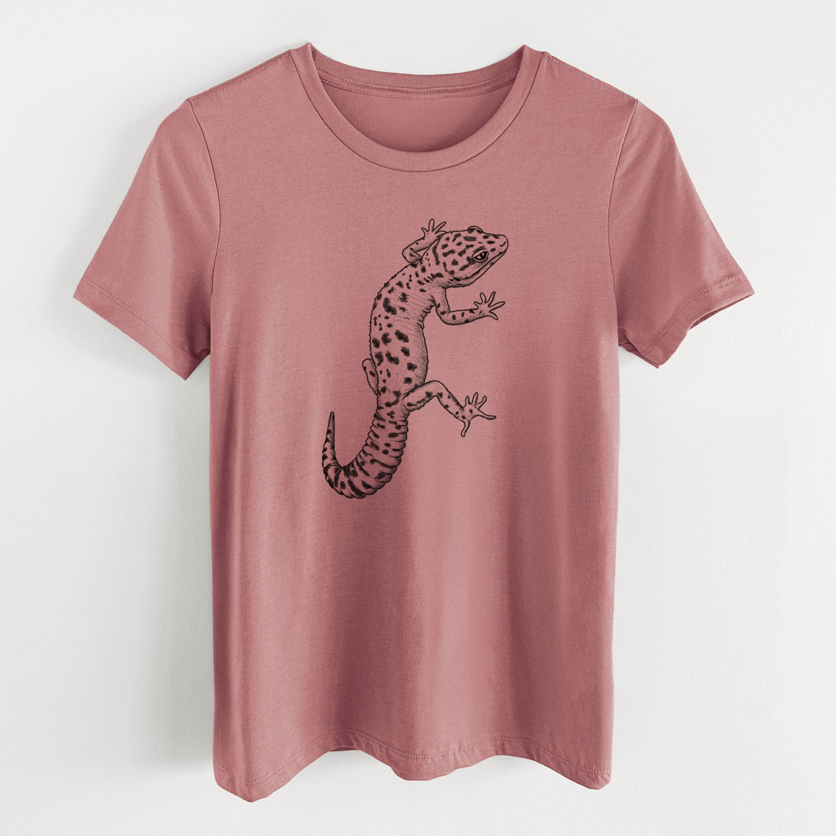 Mauve pink women's relaxed fit cotton t-shirt laid flat, printed with a detailed black ink illustration of a spotted leopard gecko climbing.