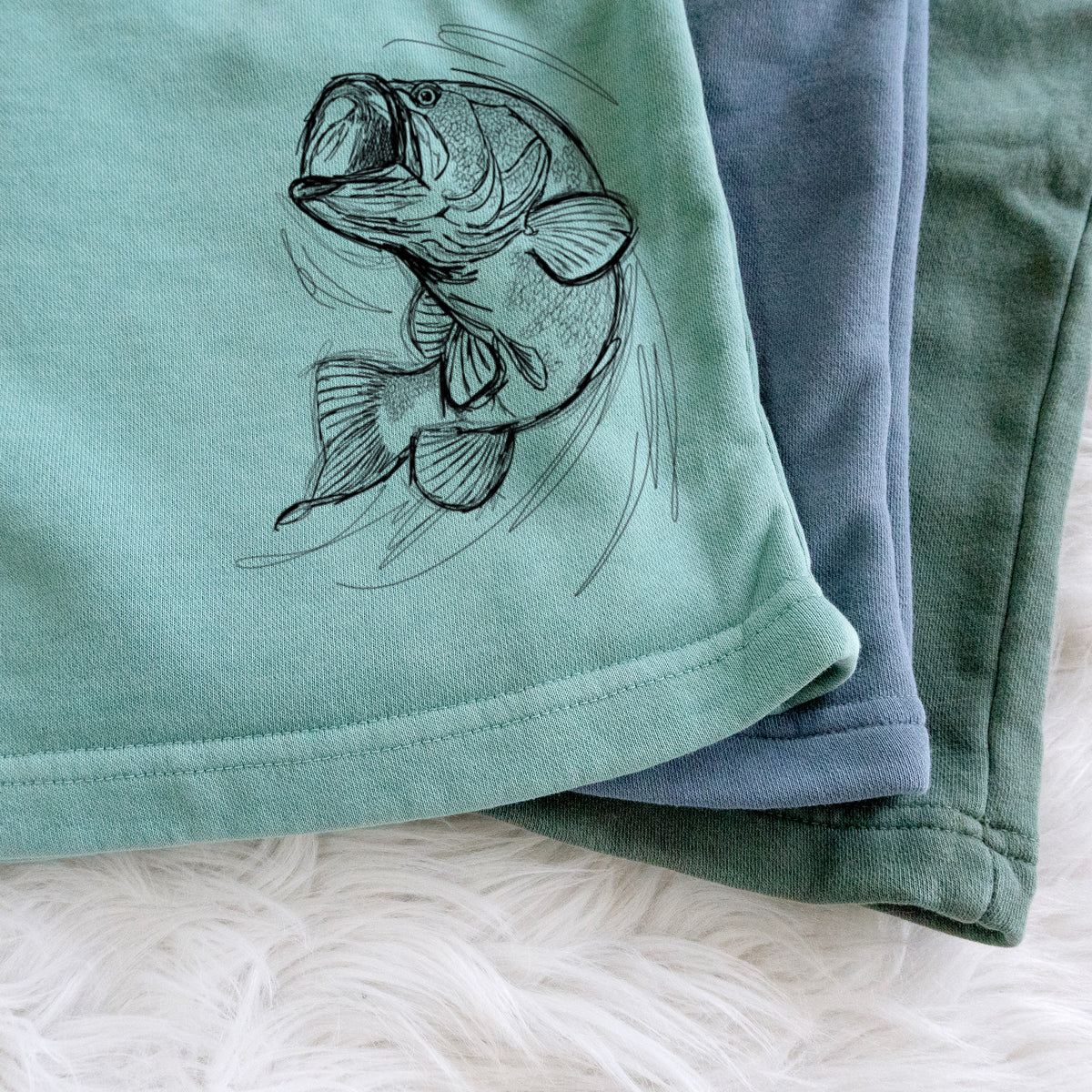 Largemouth Bass Fish - Micropterus salmoides - Unisex Pigment Dyed Shorts