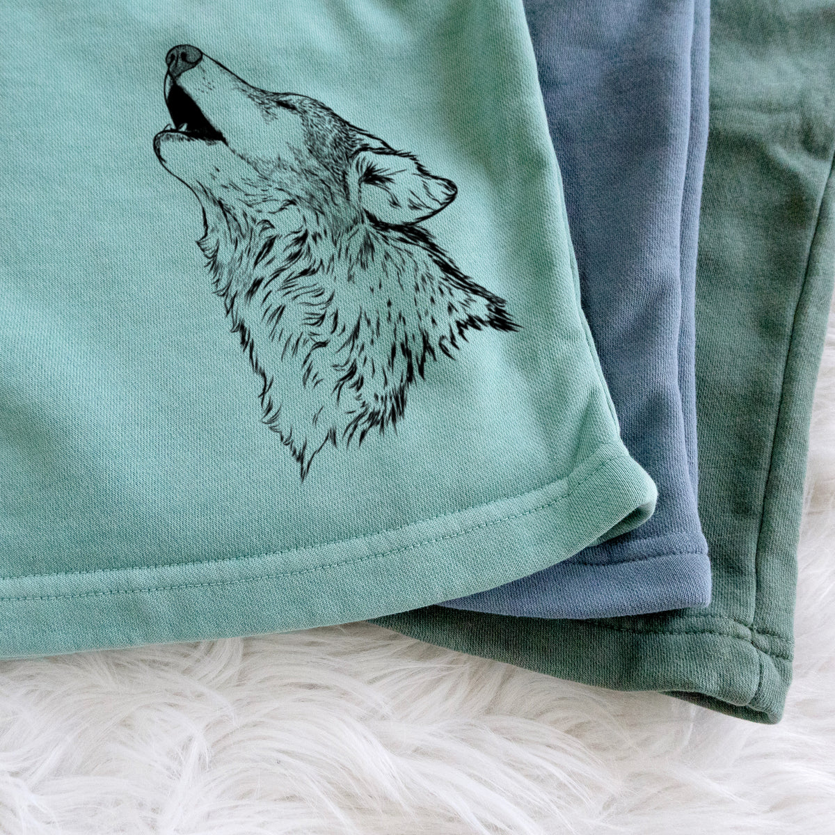 Canis lupus - Grey Wolf Howling - Unisex Pigment Dyed Shorts