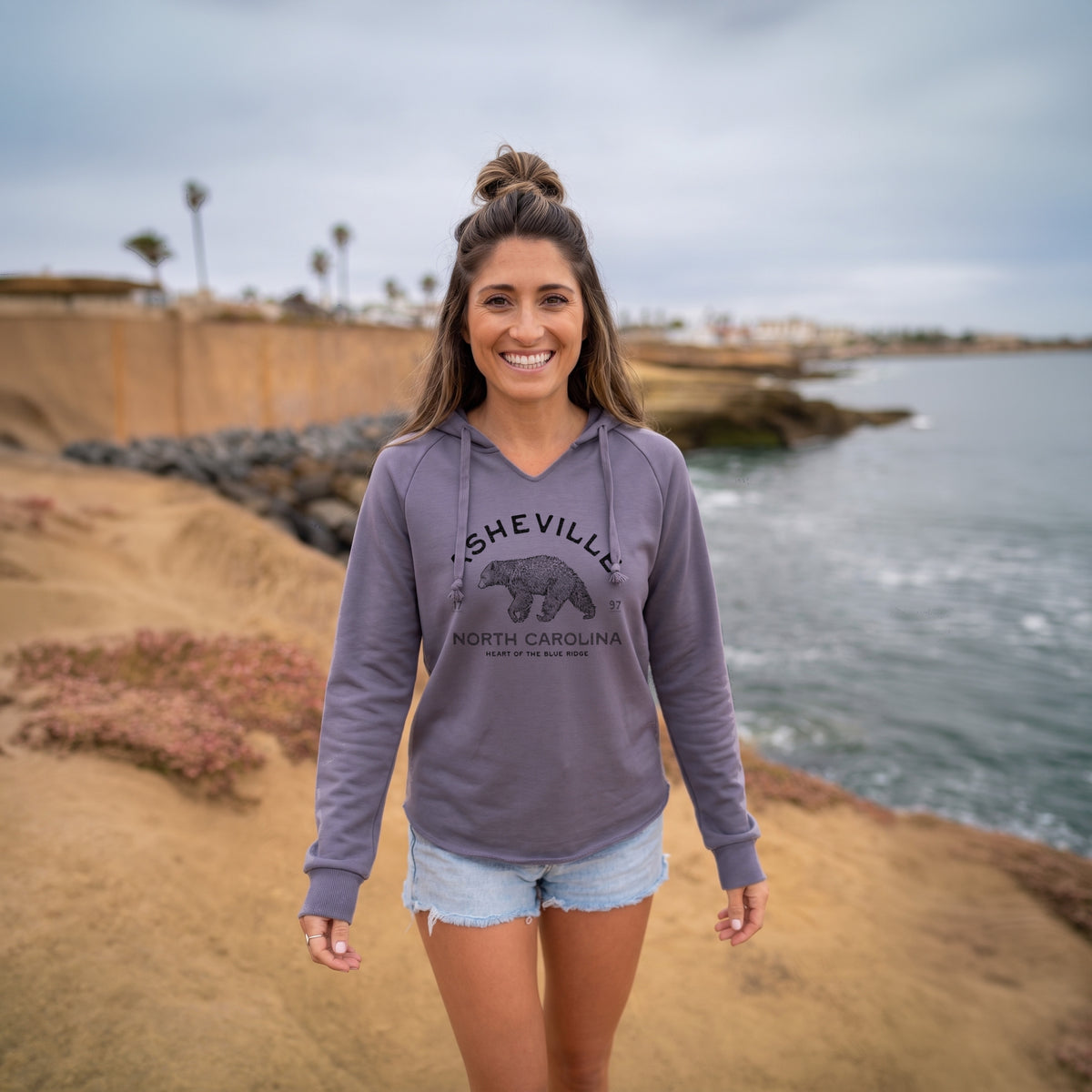 Asheville North Carolina - Black Bear - Cali Wave Hooded Sweatshirt