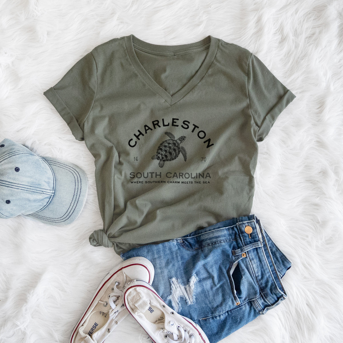 Charleston South Carolina - Loggerhead Sea Turtle - Women's Lightweight Relaxed Fit 100% Cotton V-neck