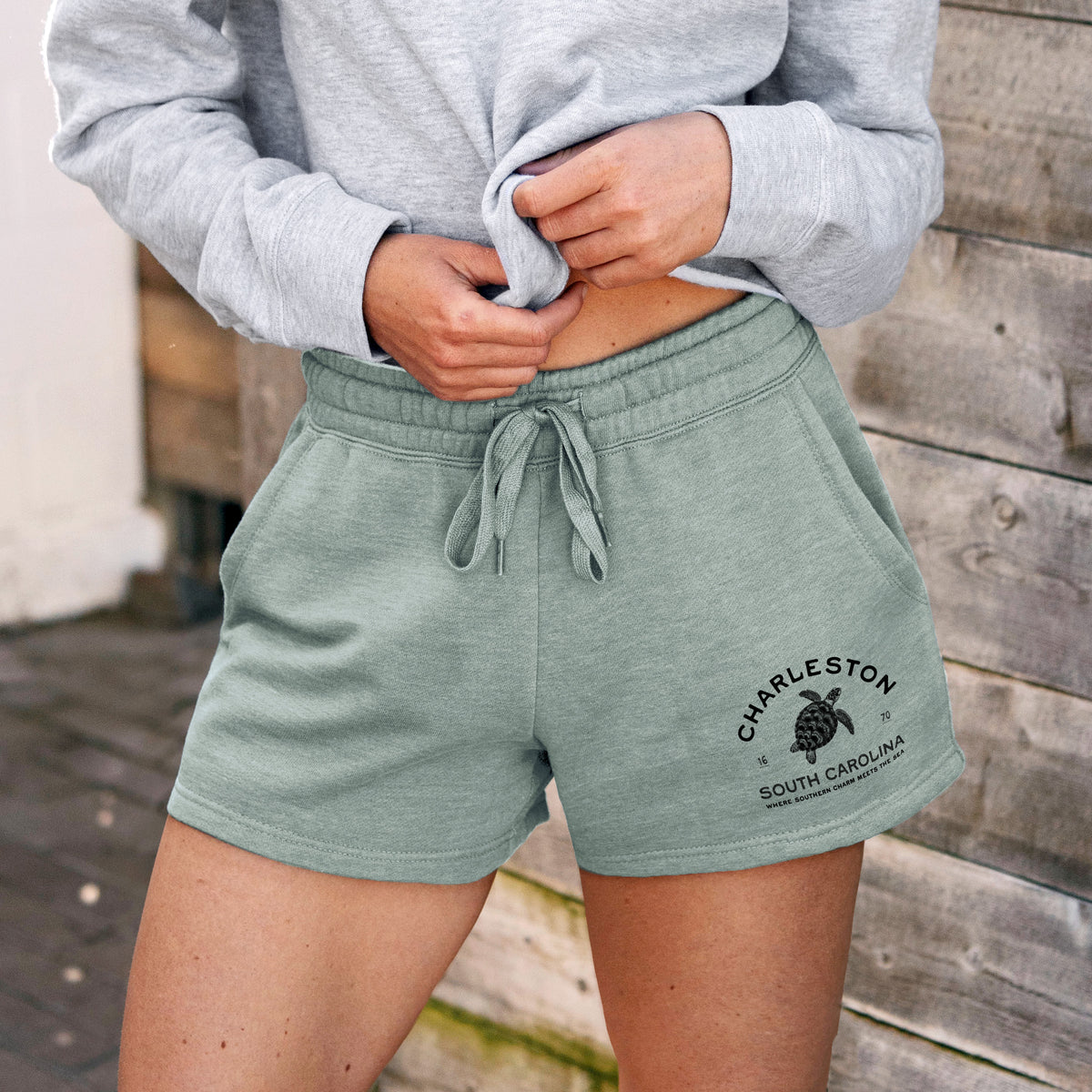 Charleston South Carolina - Loggerhead Sea Turtle - Women's Cali Wave Shorts