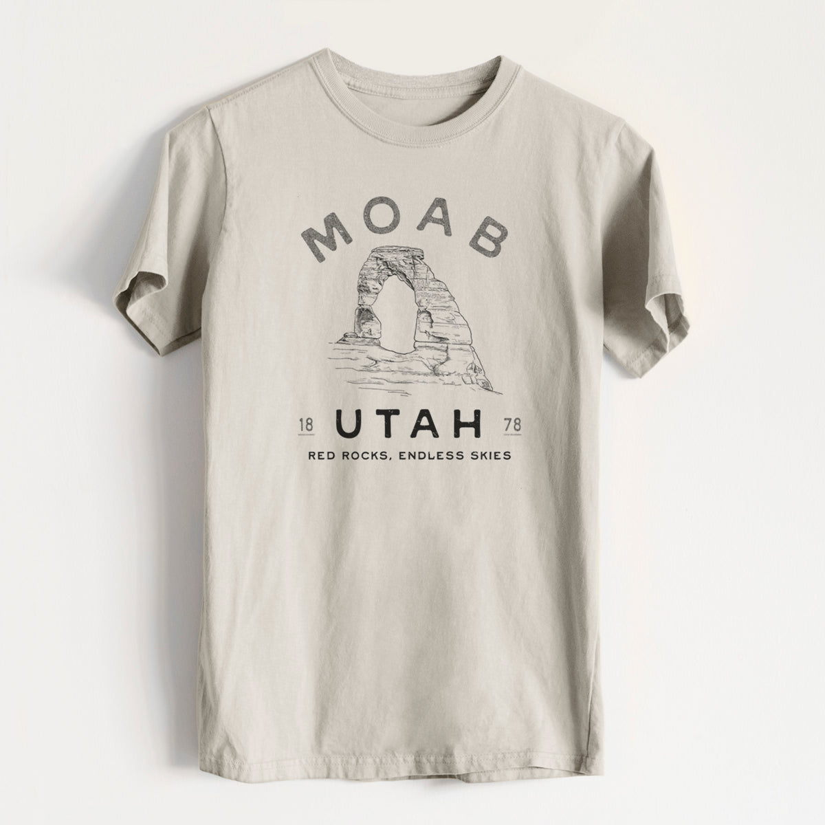 Moab Utah Delicate Arch - Heavyweight Men&#39;s 100% Organic Cotton Tee