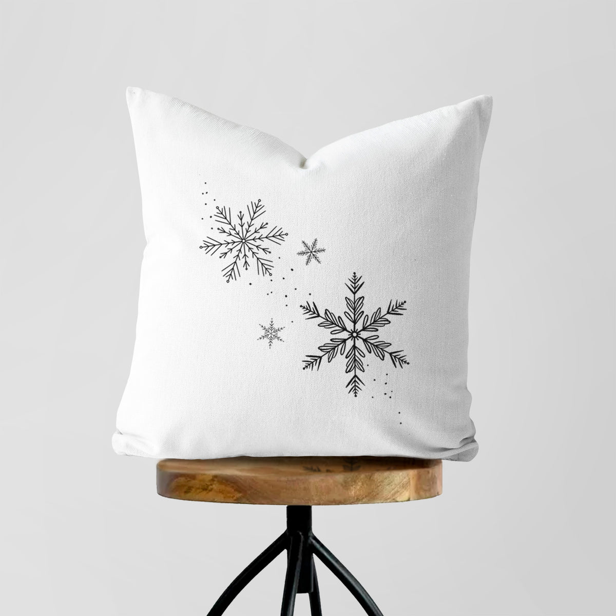Falling Snowflakes - Throw Pillow Cover