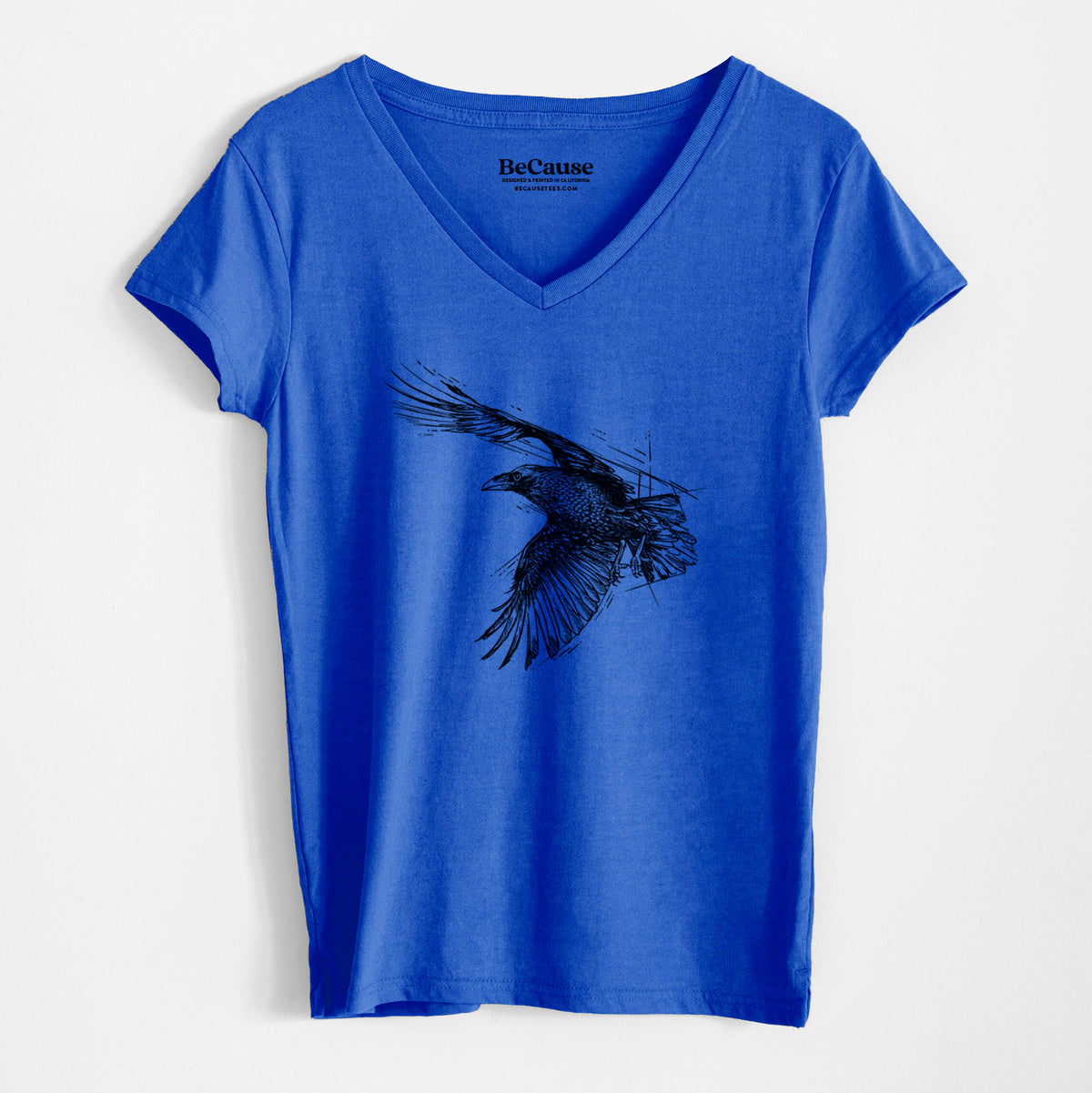 Flying Raven - Corvus corax - Women&#39;s 100% Recycled V-neck