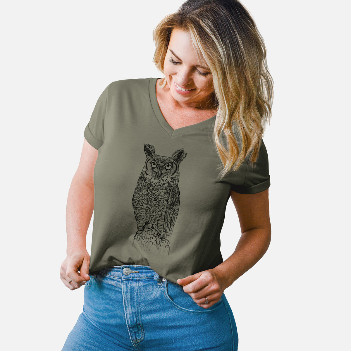 Bubo virginianus - Great Horned Owl - Women&#39;s Lightweight Relaxed Fit 100% Cotton V-neck