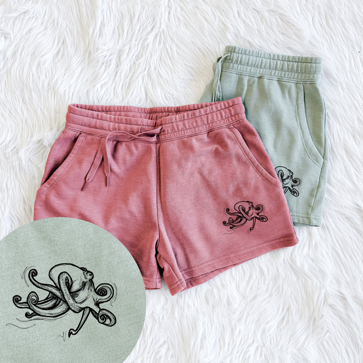 Giant Pacific Octopus - Women&#39;s Cali Wave Shorts