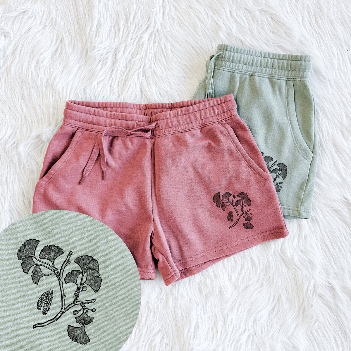 Ginkgo Biloba - Ginkgo Tree Stem with Leaves - Women&#39;s Cali Wave Shorts
