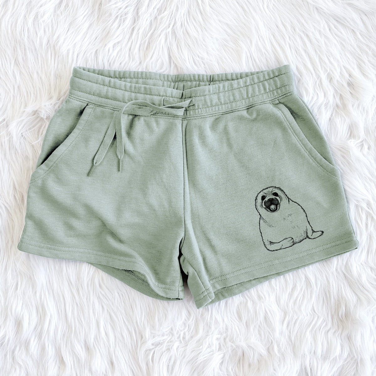 Harp Seal Pup - Pagophilus groenlandicus - Women&#39;s Cali Wave Shorts
