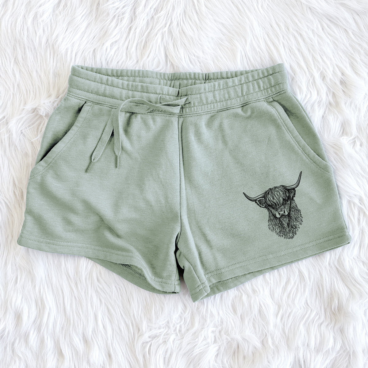 Scottish Highland Cow - Bos taurus taurus - Women&#39;s Cali Wave Shorts