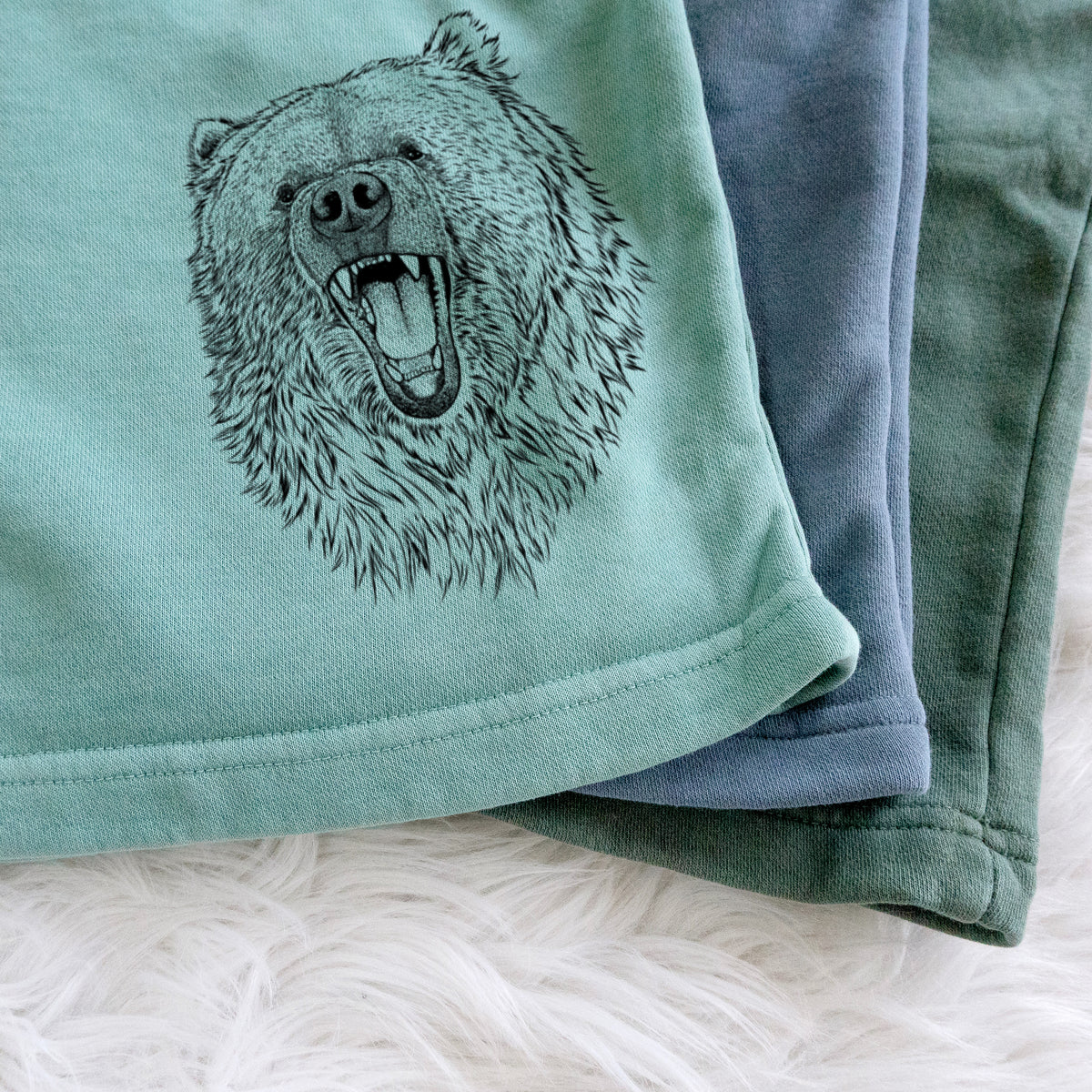 Ursus arctos - Kodiak Bear - Unisex Pigment Dyed Shorts