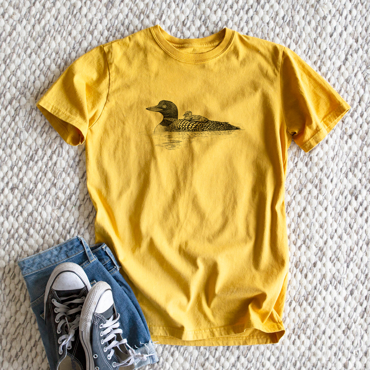 Common Loon with Chick - Gavia immer - Heavyweight Men&#39;s 100% Organic Cotton Tee