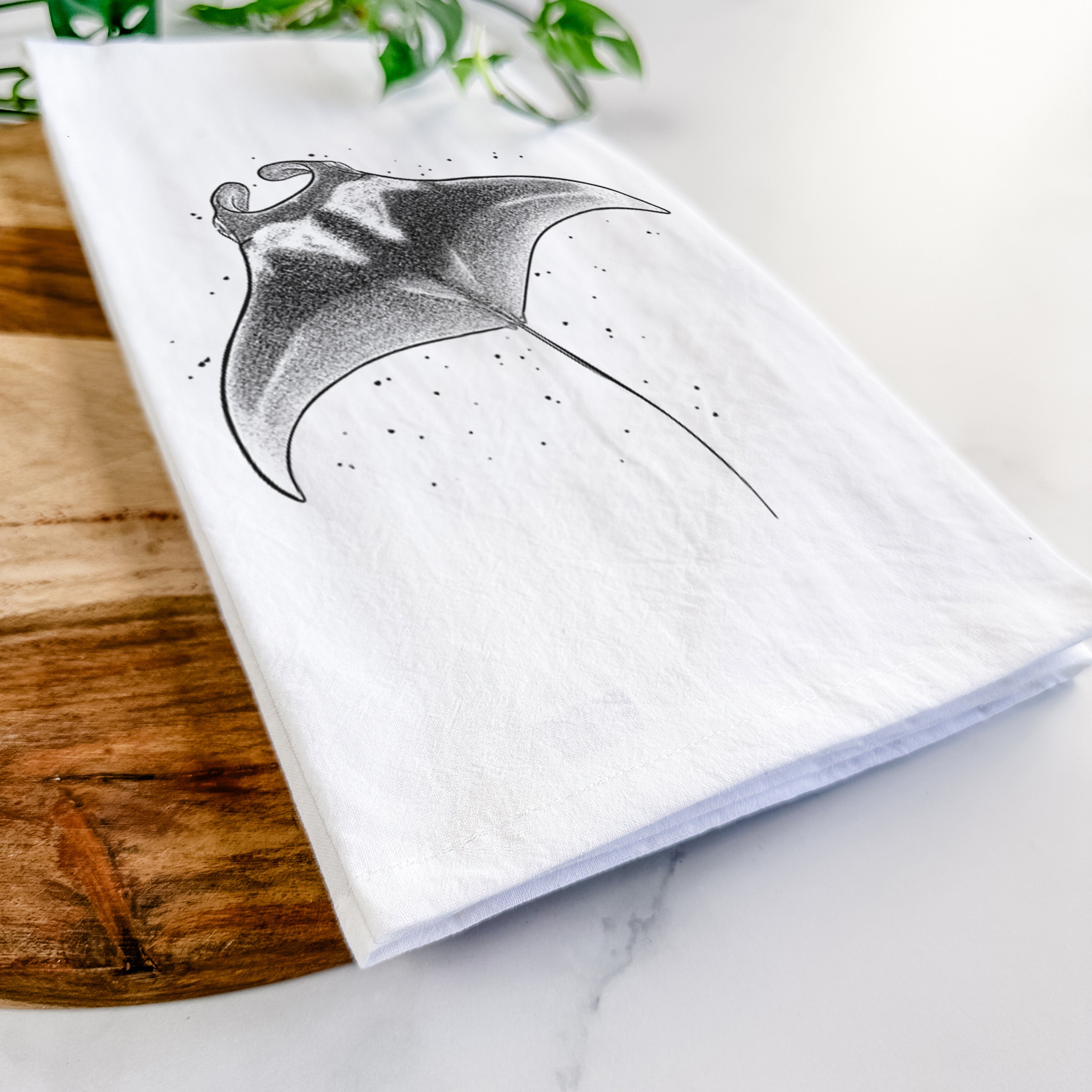 Reef Manta Ray - Ꮇonula alfredi Tea Towel