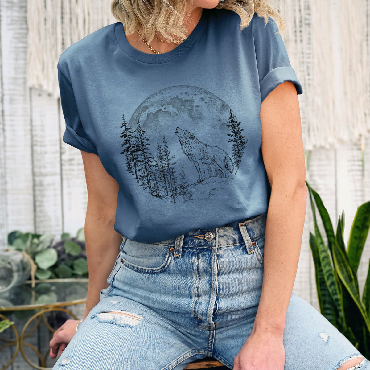 Wolf Howling at the Moon - Lightweight 100% Cotton Unisex Crewneck