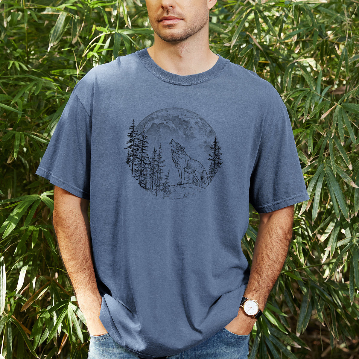 Wolf Howling at the Moon - Unisex Comfort Colors Garment-Dyed Heavyweight T-shirt