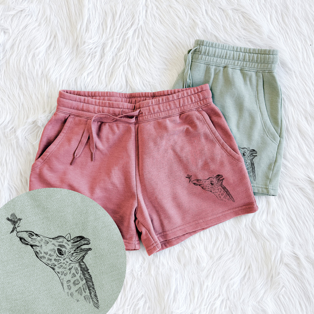 Northern Giraffe - Giraffa camelopardalis - Women&#39;s Cali Wave Shorts