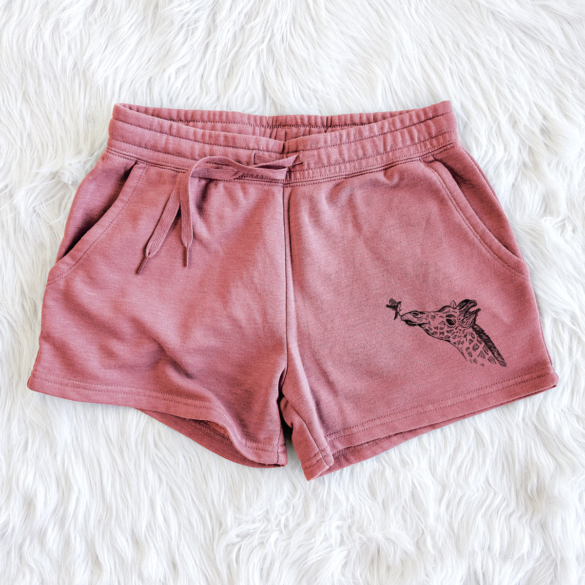 Northern Giraffe - Giraffa camelopardalis - Women&#39;s Cali Wave Shorts