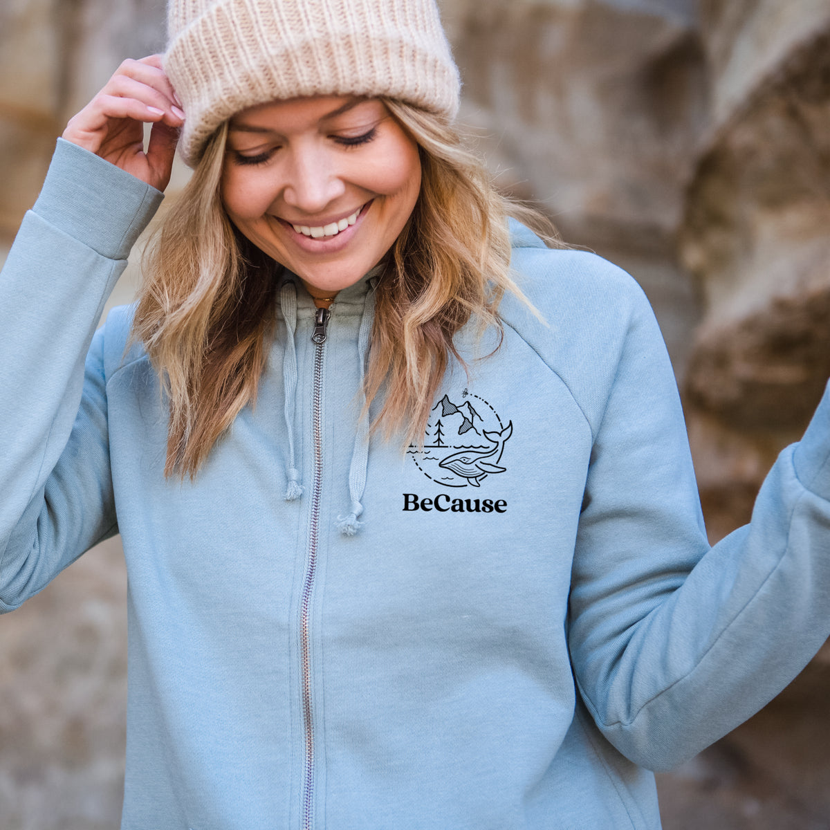 Happy Beluga Whale - Delphinapterus leucas - Women&#39;s Cali Wave Zip-Up Sweatshirt
