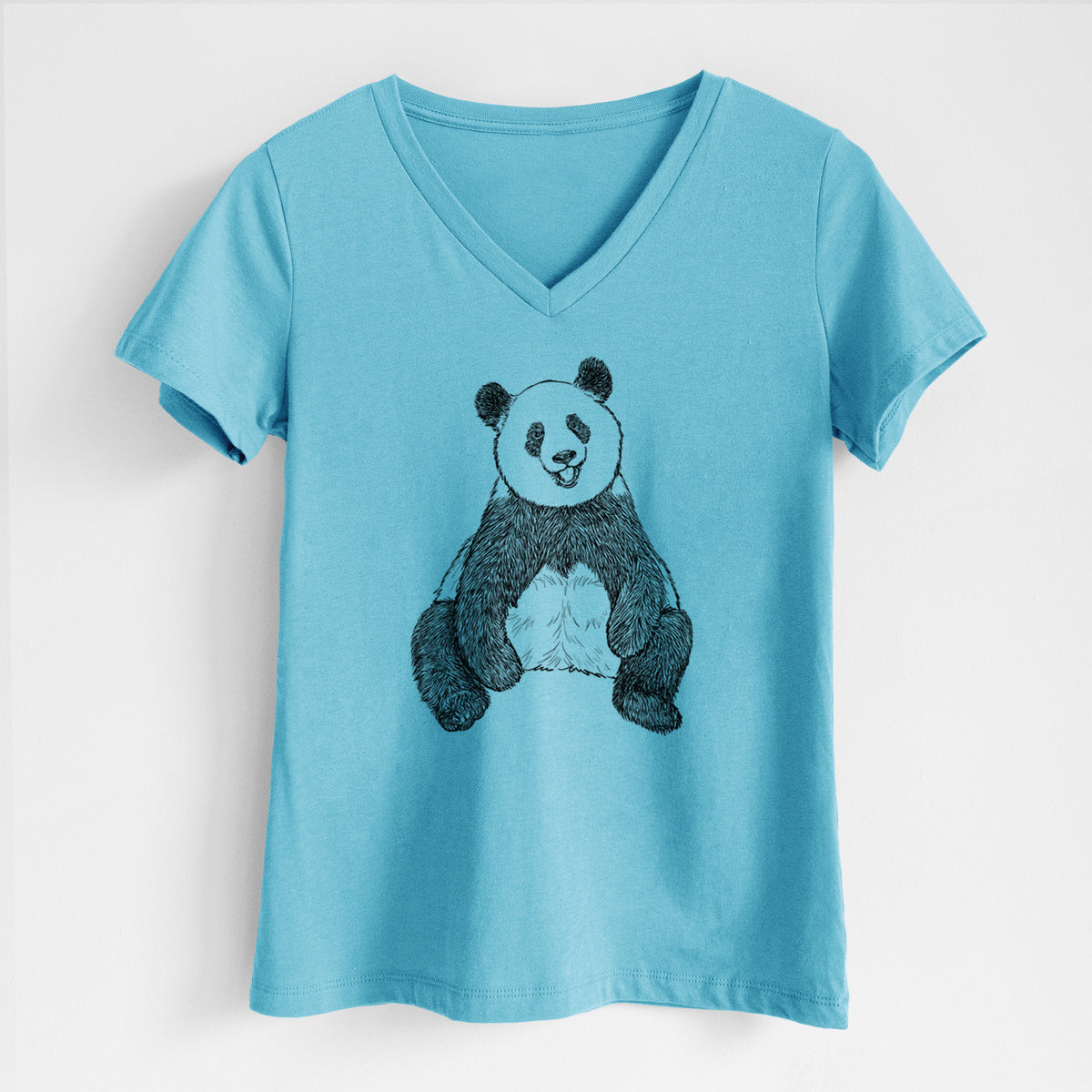 Ailuropoda melanoleuca - Giant Panda Sitting - Women&#39;s Lightweight Relaxed Fit 100% Cotton V-neck