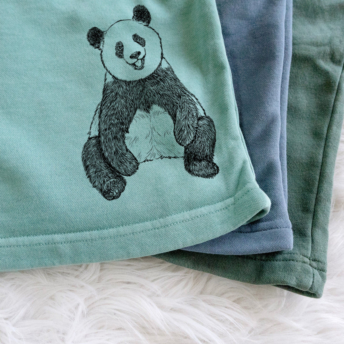 Ailuropoda melanoleuca - Giant Panda Sitting - Unisex Pigment Dyed Shorts