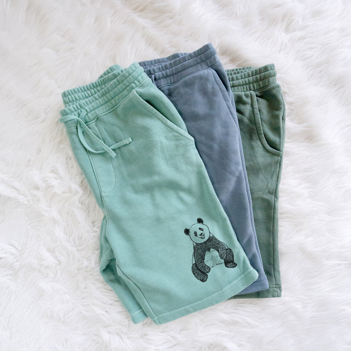 Ailuropoda melanoleuca - Giant Panda Sitting - Unisex Pigment Dyed Shorts