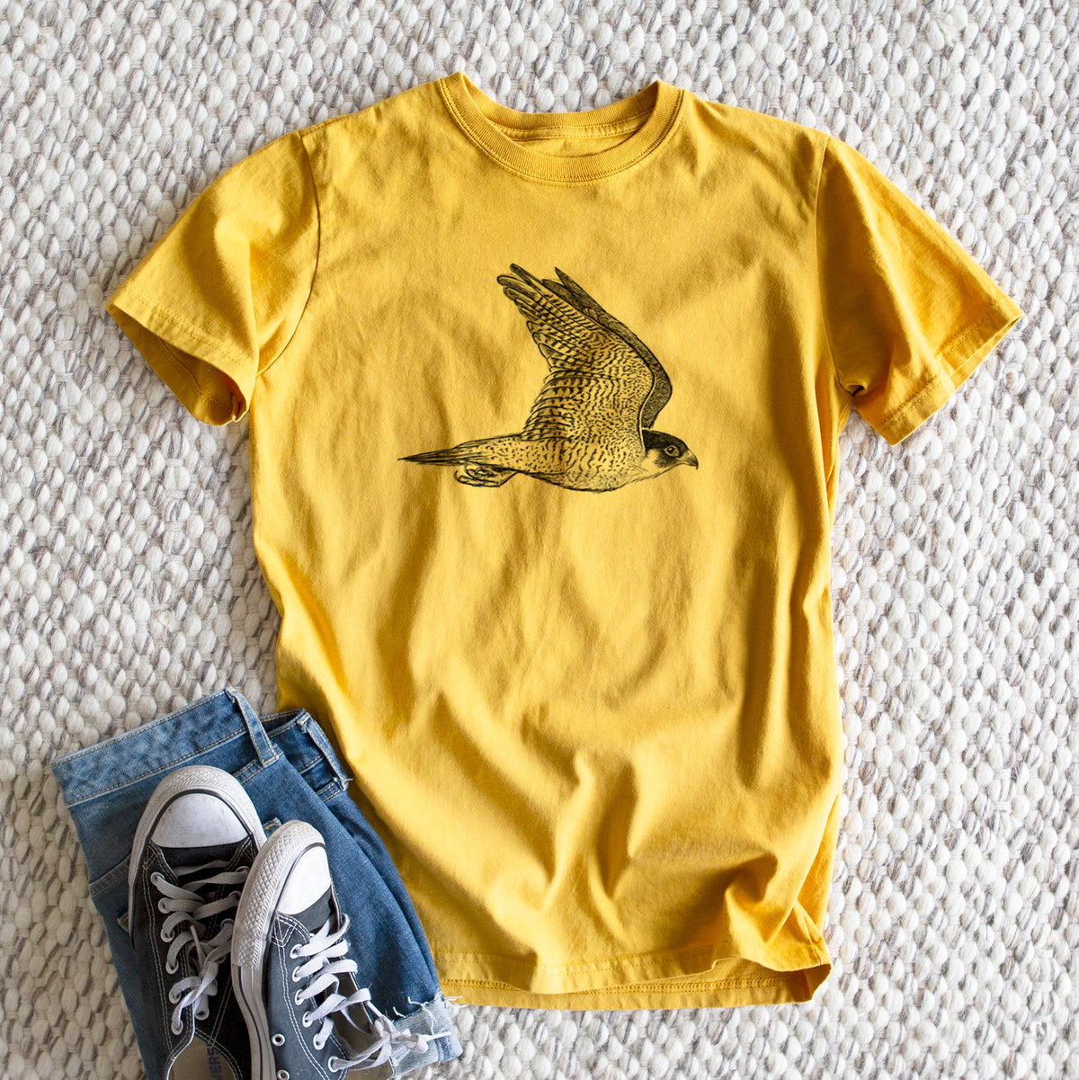 Flying Peregrine - Falco peregrinus - Heavyweight Men&#39;s 100% Organic Cotton Tee