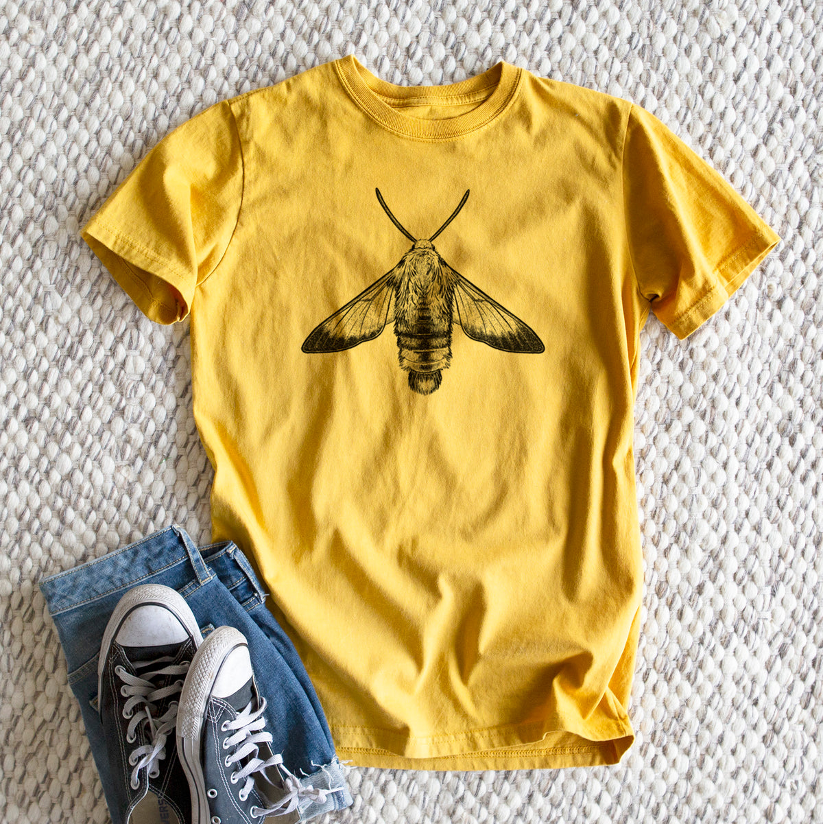 Snowberry Clearwing Moth - Hemaris diffinis - Heavyweight Men&#39;s 100% Organic Cotton Tee