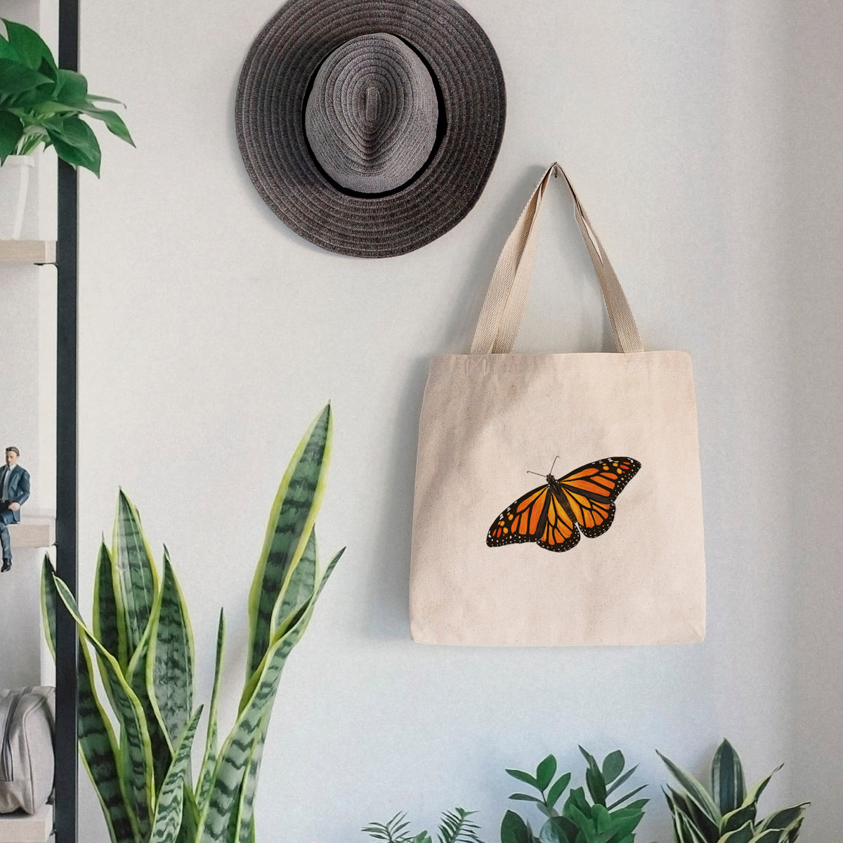 Vibrant Monarch - Danaus plexippus - Tote Bag