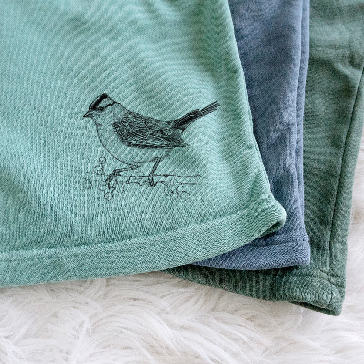 White-crowned Sparrow - Zonotrichia leucophrys - Unisex Pigment Dyed Shorts