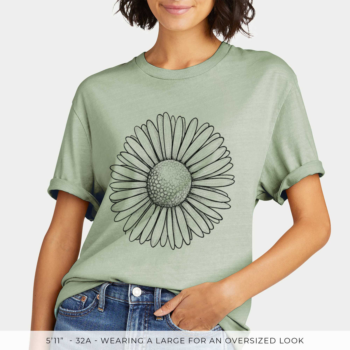 Bellis perennis - The Common Daisy -  Mineral Wash 100% Organic Cotton Short Sleeve