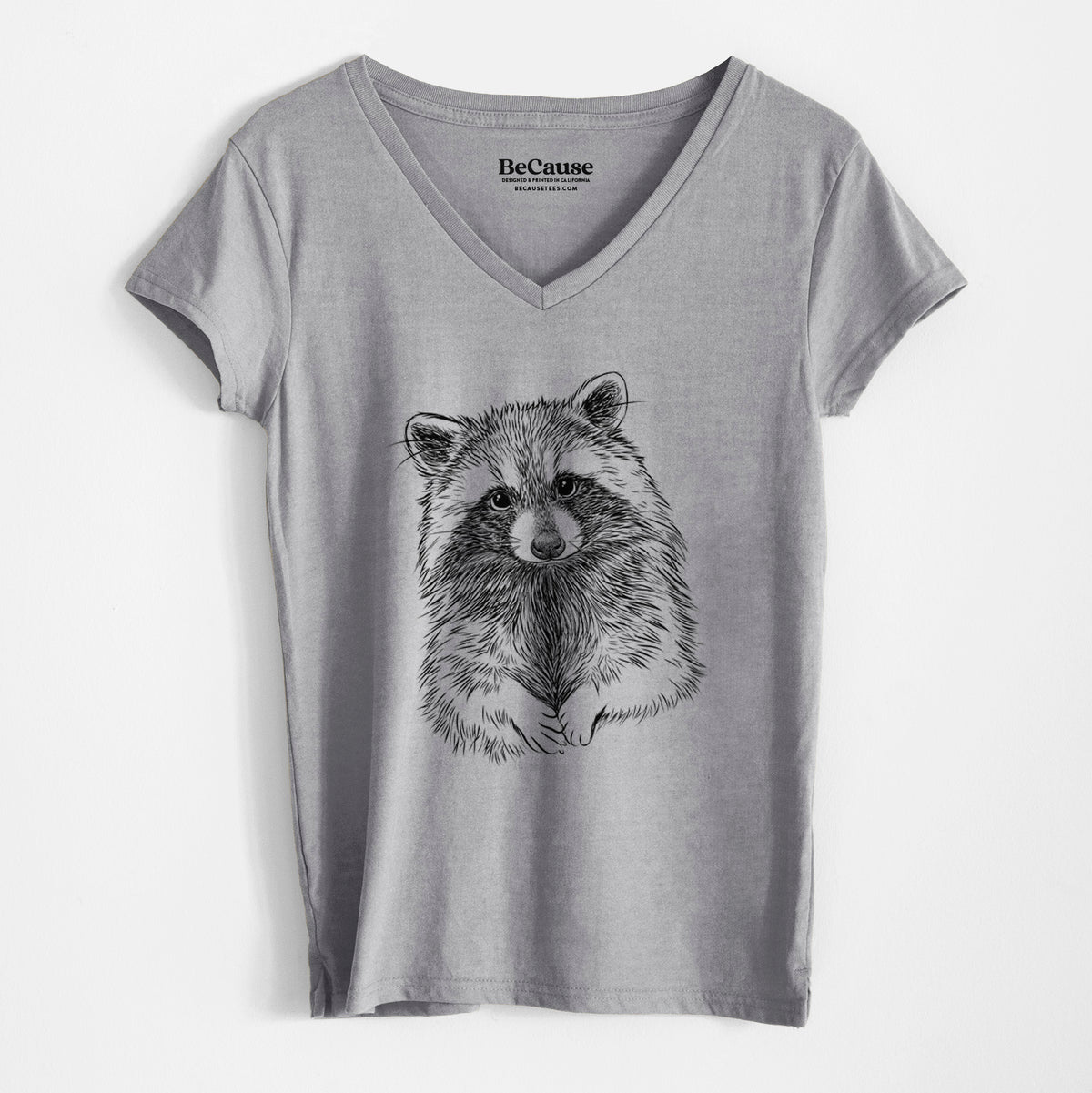 Raccoon - Procyon lotor - Women&#39;s 100% Recycled V-neck