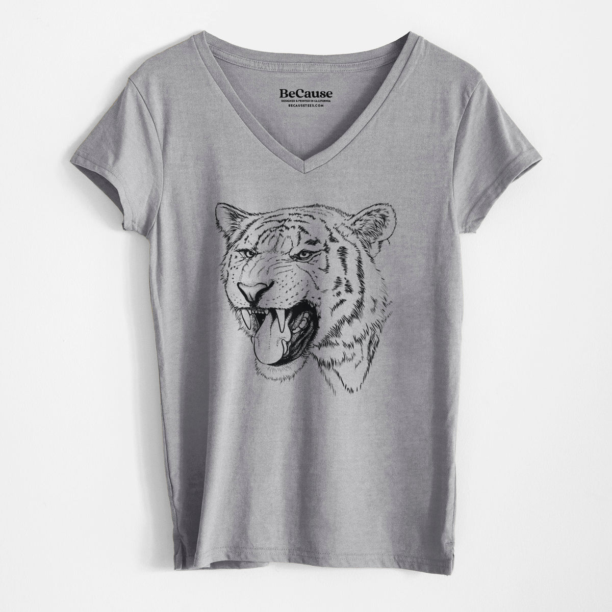 Siberian Tiger - Panthera tigris altaica - Women&#39;s 100% Recycled V-neck